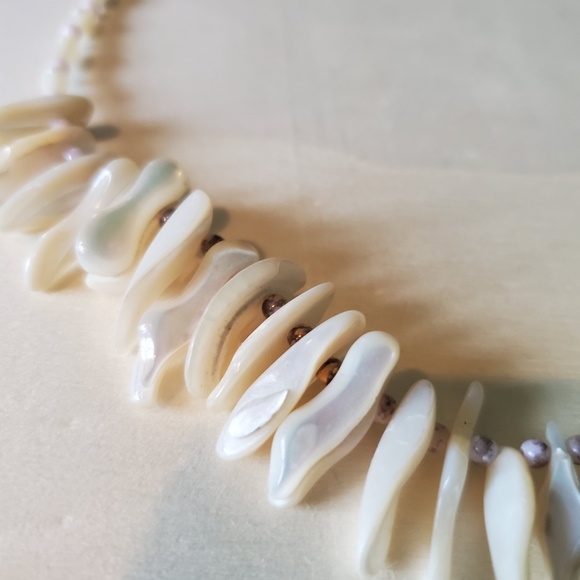 VINTAGE Shell necklace - Picture 2 of 3